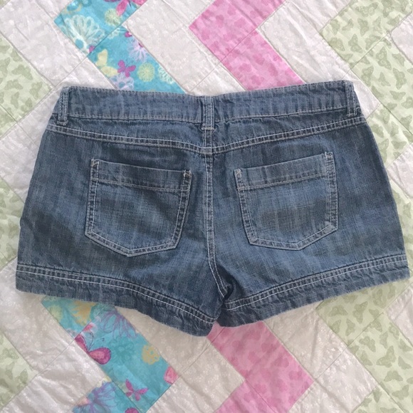 Denim Shorts/Jean Shorts - Picture 2 of 3